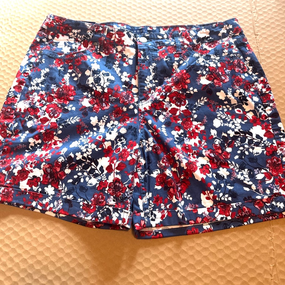 Bandolino “Amy” Floral Women's Shorts - Red, White and Blue, Size 14, NWT